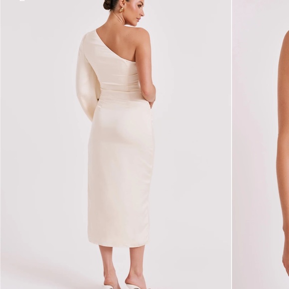 Meshki NYOMI
One Shoulder Maxi Dress - Ivory - Picture 2 of 3